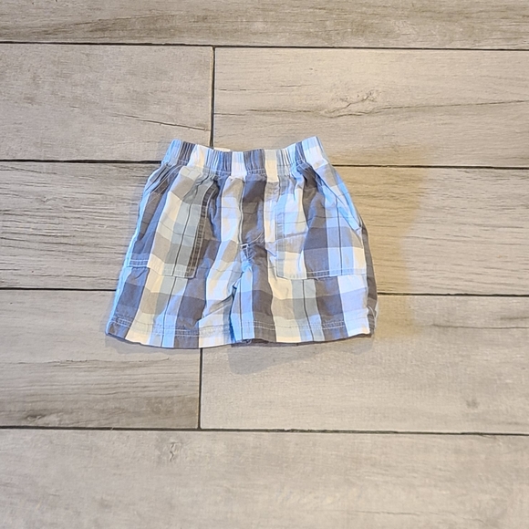 🍬 Calvin Klein plaid baby shorts🍉🎠 🌸 🍀 ❄️ 🏵💫🧋☃️🦋🐯🐠 - Picture 1 of 2